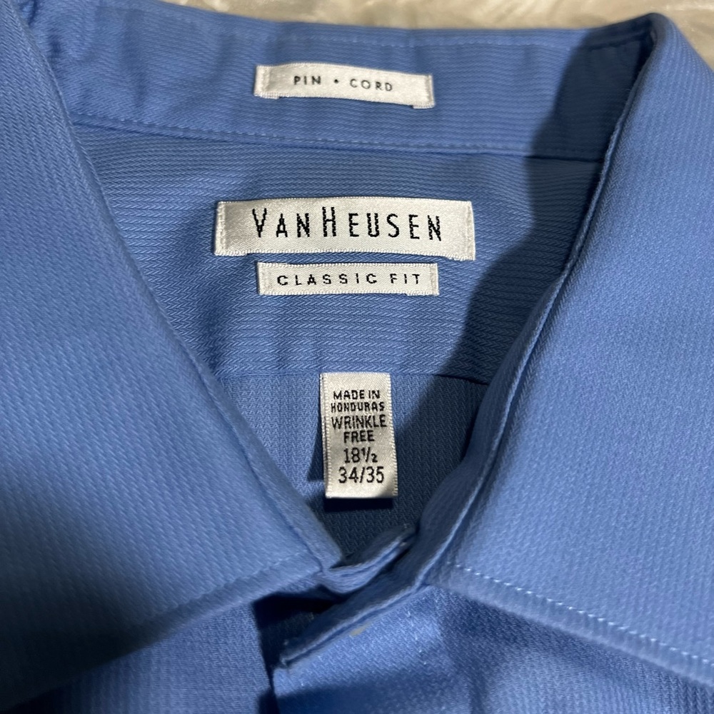 ✨NWOT Van Heusen long sleeve button-down shirt